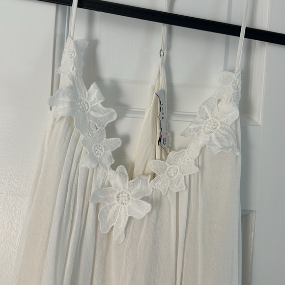 Lush white floral dress - Picture 2 of 7